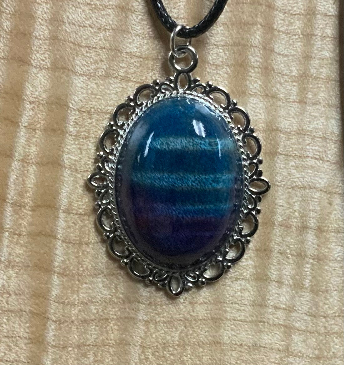 VictorianSmall Oval Pendant