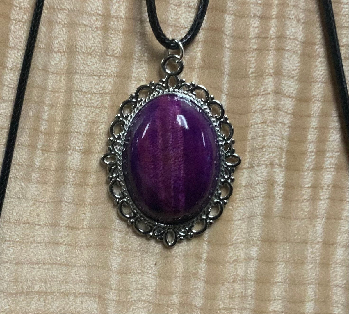 VictorianSmall Oval Pendant